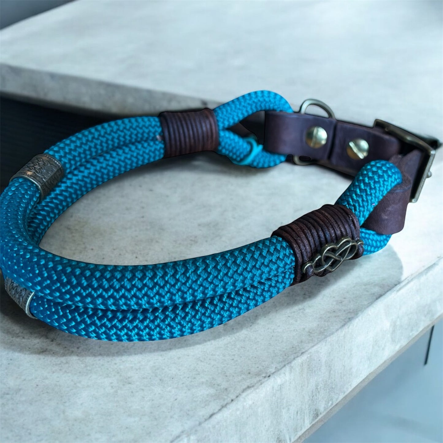 Türkis / Blaues Halsband