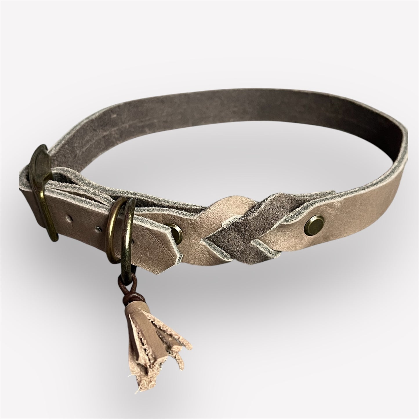 Elegantes Lederhalsband