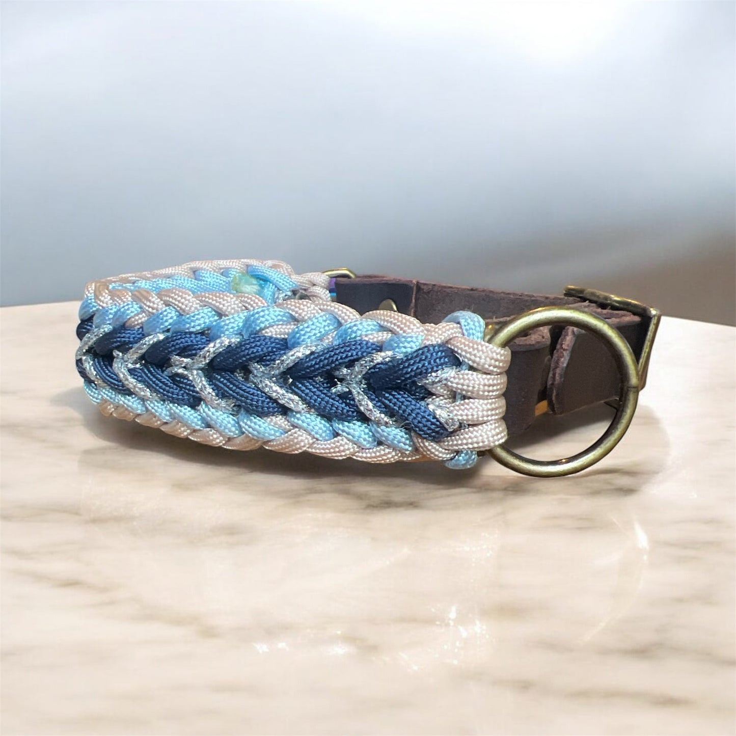 Geflochtenes Paracord-Halsband (blau & silber)